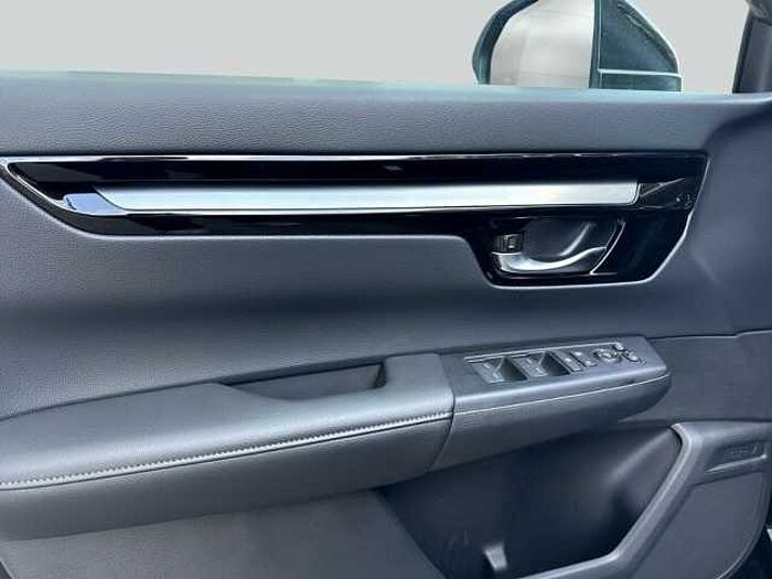 Honda CR-V e: HEV Elegance AWD. ..